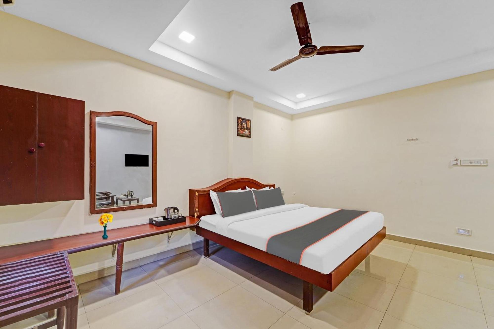 Super Townhouse G Silver Hotels Mount Road Chennai Exterior photo