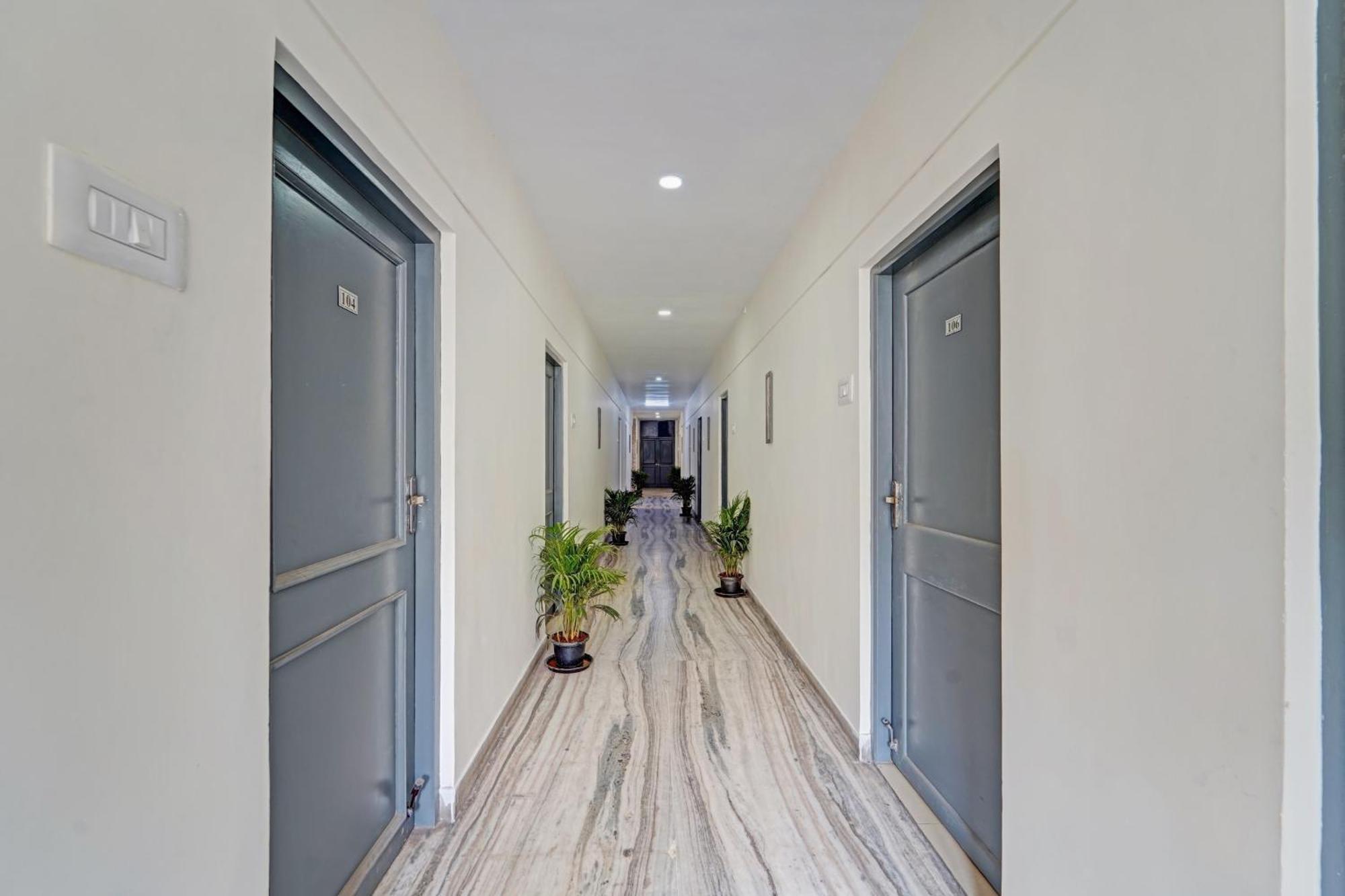 Super Townhouse G Silver Hotels Mount Road Chennai Exterior photo
