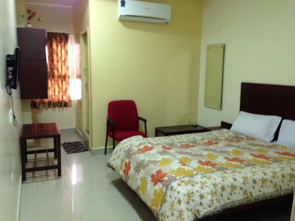 Super Townhouse G Silver Hotels Mount Road Chennai Exterior photo